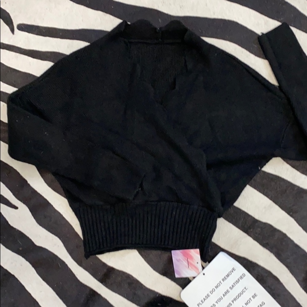 Wavy wrap sweater